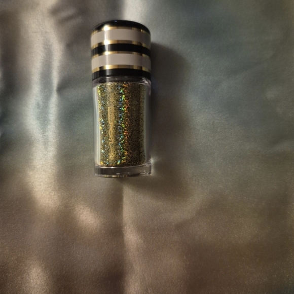 MAC COSMETICS PIGMENT 3D GOLD DISCONTINUED!!! - Picture 1 of 3